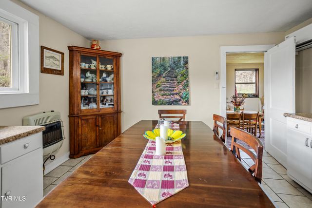 21786 Monroe Road, Damascus, VA 24236