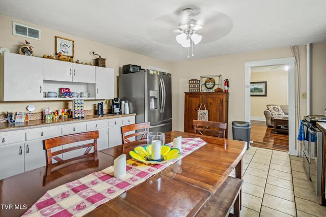 21786 Monroe Road, Damascus, VA 24236