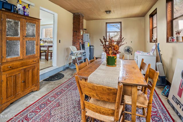 21786 Monroe Road, Damascus, VA 24236