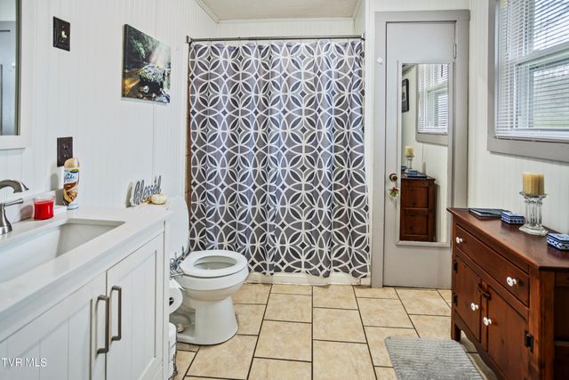 21786 Monroe Road, Damascus, VA 24236