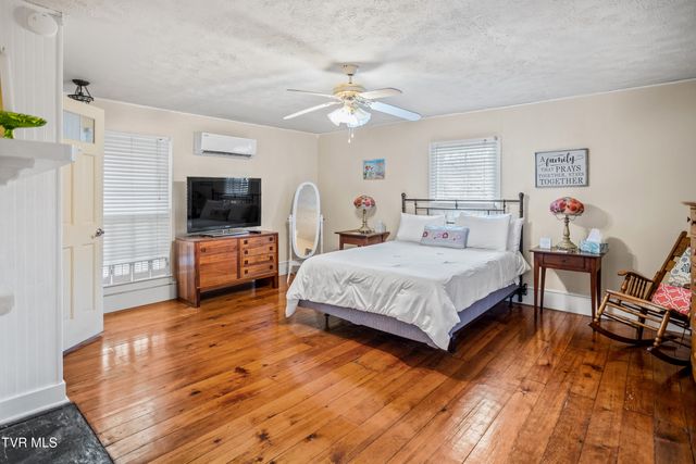 21786 Monroe Road, Damascus, VA 24236