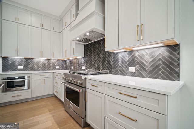 591 Brashy Drive, Woodstock, GA 30188