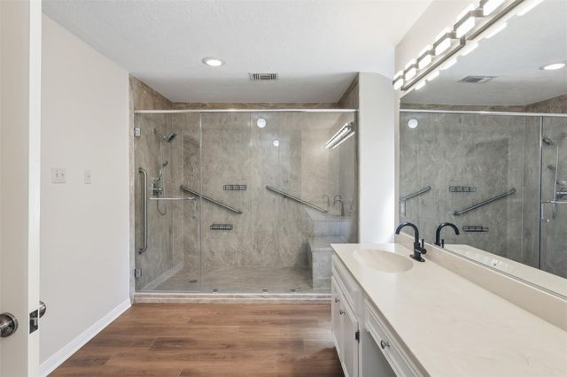 5515 Strack Road 105, Houston, TX 77069