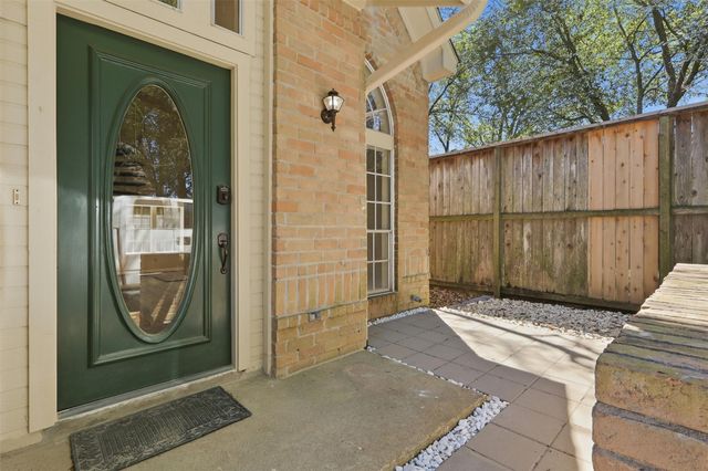 5515 Strack Road 105, Houston, TX 77069