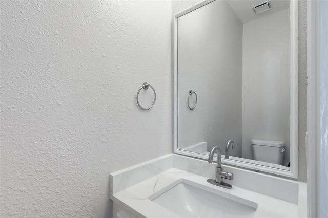 5515 Strack Road 105, Houston, TX 77069