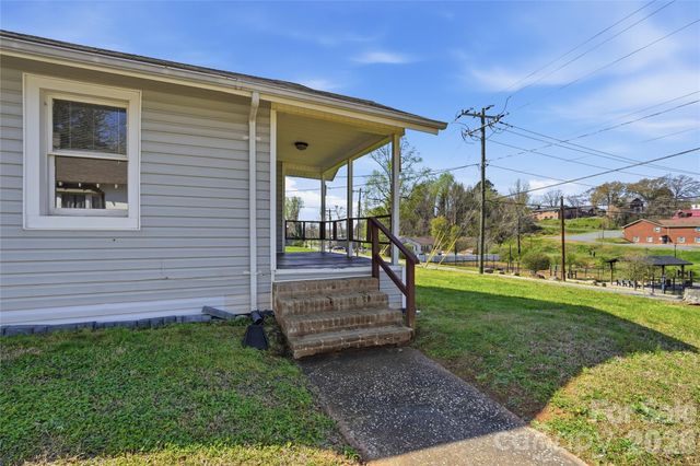 346 N Cleghorn Street, Rutherfordton, NC 28139