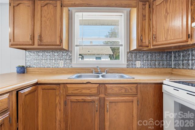 346 N Cleghorn Street, Rutherfordton, NC 28139