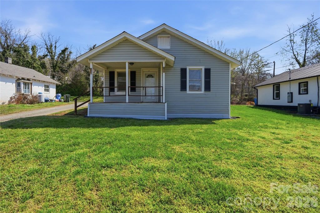 346 N Cleghorn Street, Rutherfordton, NC 28139