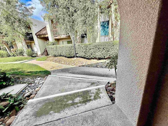 5350 Baltimore Dr 5, La Mesa, CA 91942