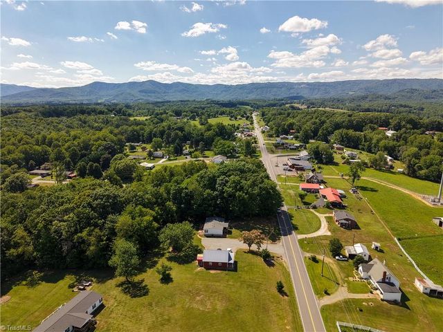 13854 Hwy 52, Cana, VA 24317