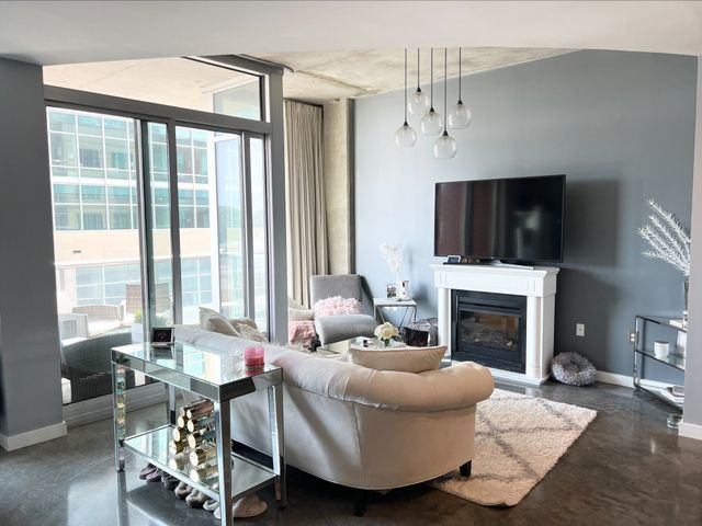 600 12th Ave S Apt 616, Nashville, TN 37203