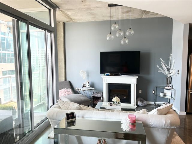 600 12th Ave S Apt 616, Nashville, TN 37203