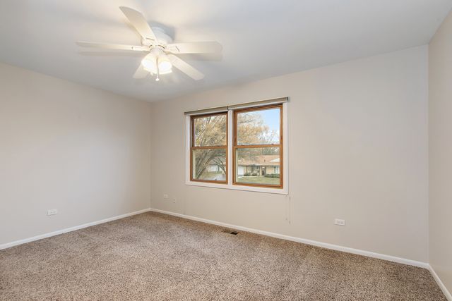 212 Natwick Lane, Schaumburg, IL 60193