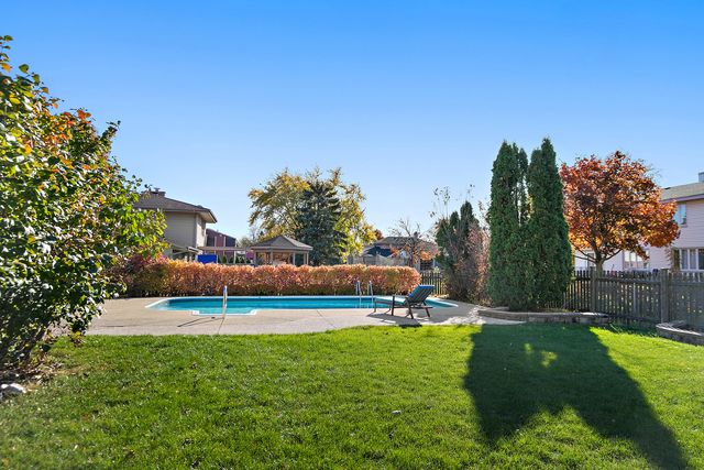 212 Natwick Lane, Schaumburg, IL 60193