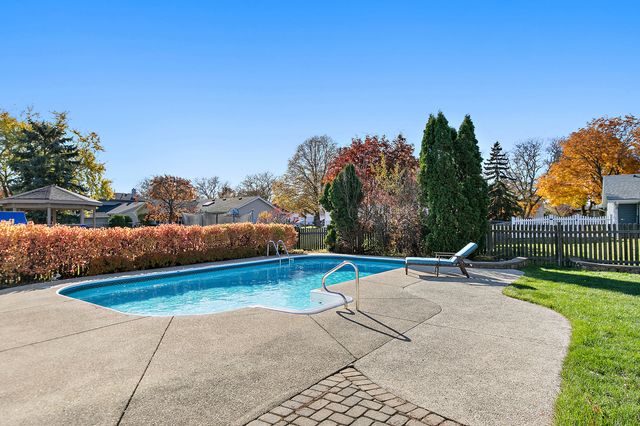 212 Natwick Lane, Schaumburg, IL 60193