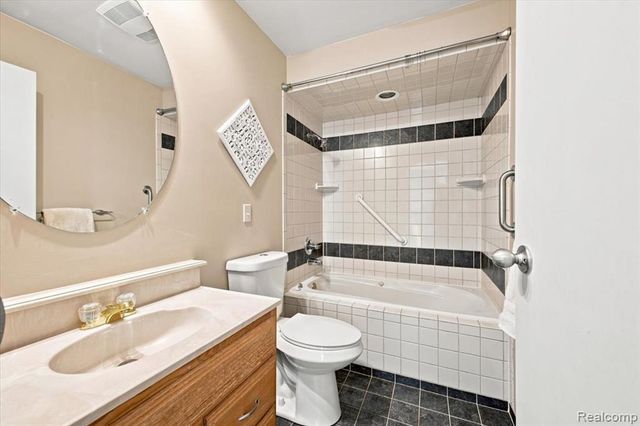 1255 Paul Boulevard, Lake Orion, MI 48362