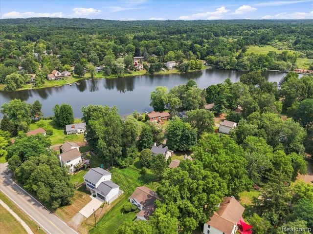 1255 Paul Boulevard, Lake Orion, MI 48362