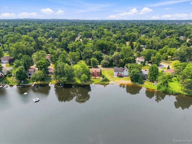 1255 Paul Boulevard, Lake Orion, MI 48362