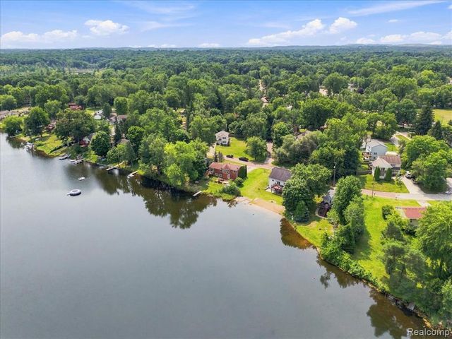 1255 Paul Boulevard, Lake Orion, MI 48362