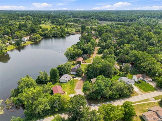 1255 Paul Boulevard, Lake Orion, MI 48362