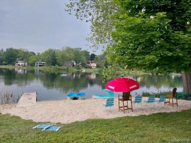 1255 Paul Boulevard, Lake Orion, MI 48362