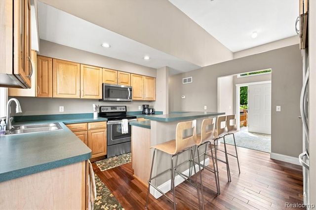 1255 Paul Boulevard, Lake Orion, MI 48362
