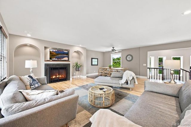1255 Paul Boulevard, Lake Orion, MI 48362