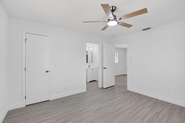 703 SW 18th Street, Boynton Beach, FL 33426