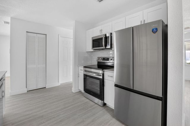 703 SW 18th Street, Boynton Beach, FL 33426