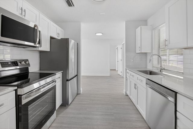 703 SW 18th Street, Boynton Beach, FL 33426