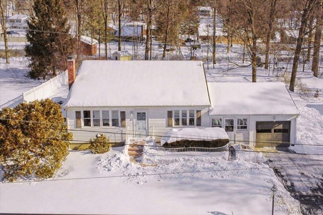 82 Sleight Plass Road, Poughkeepsie, NY 12603