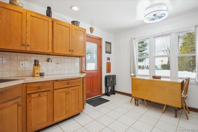 82 Sleight Plass Road, Poughkeepsie, NY 12603