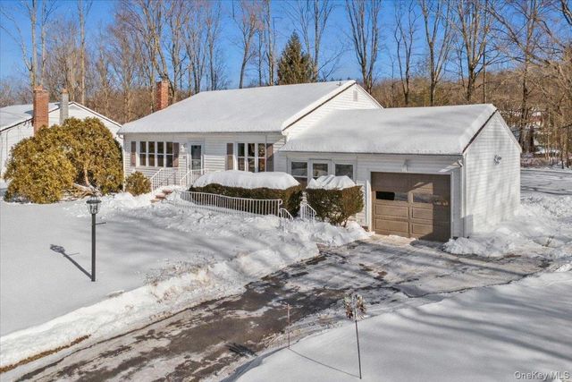 82 Sleight Plass Road, Poughkeepsie, NY 12603