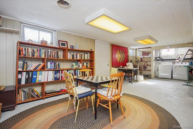 82 Sleight Plass Road, Poughkeepsie, NY 12603