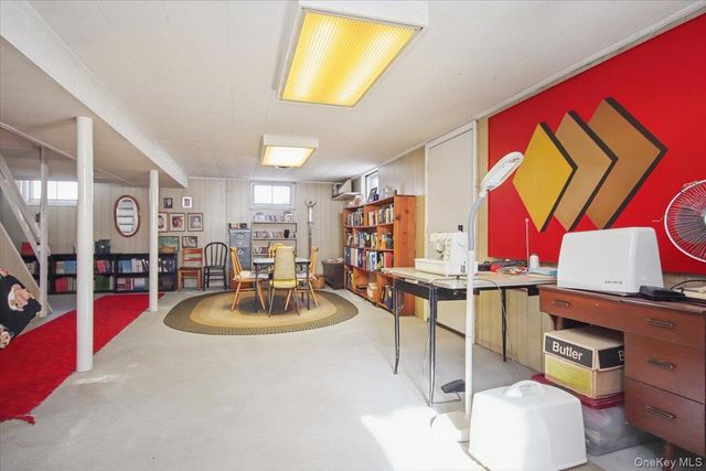 82 Sleight Plass Road, Poughkeepsie, NY 12603