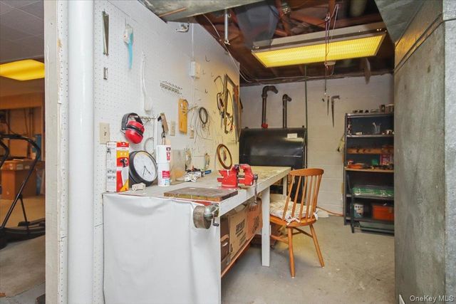 82 Sleight Plass Road, Poughkeepsie, NY 12603