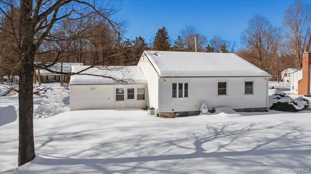 82 Sleight Plass Road, Poughkeepsie, NY 12603