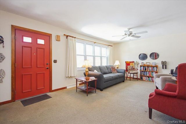 82 Sleight Plass Road, Poughkeepsie, NY 12603