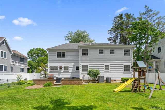14 Wakefield Road, Scarsdale, NY 10583