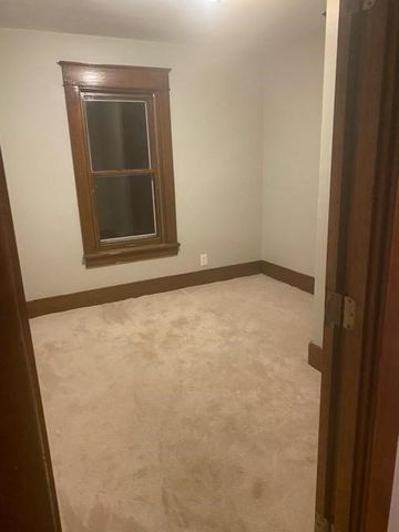 207 Hickory Way, Ellwood City, PA 16117