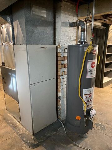 207 Hickory Way, Ellwood City, PA 16117