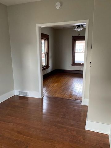 207 Hickory Way, Ellwood City, PA 16117