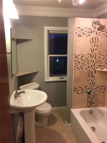 207 Hickory Way, Ellwood City, PA 16117