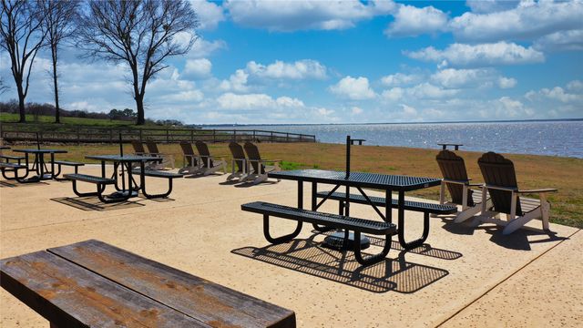 1520 Shoreline Drive, Mabank, TX 75143