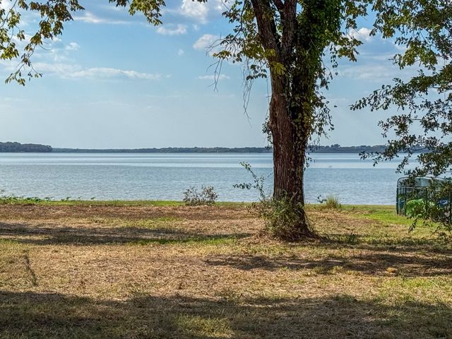 1520 Shoreline Drive, Mabank, TX 75143