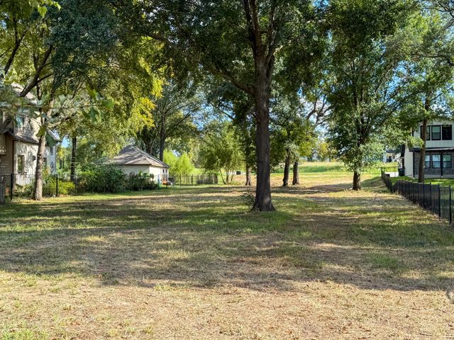 1520 Shoreline Drive, Mabank, TX 75143