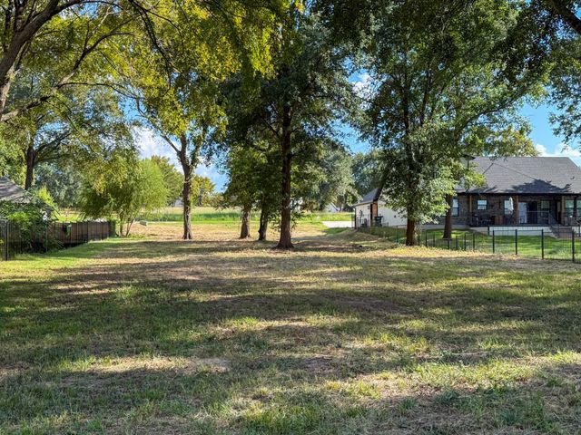 1520 Shoreline Drive, Mabank, TX 75143