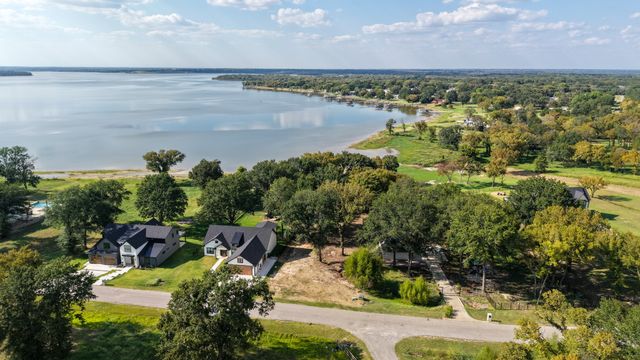 1520 Shoreline Drive, Mabank, TX 75143