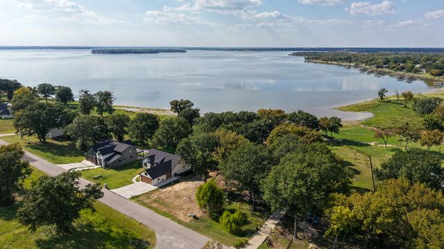 1520 Shoreline Drive, Mabank, TX 75143