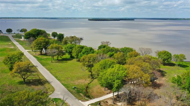 1520 Shoreline Drive, Mabank, TX 75143